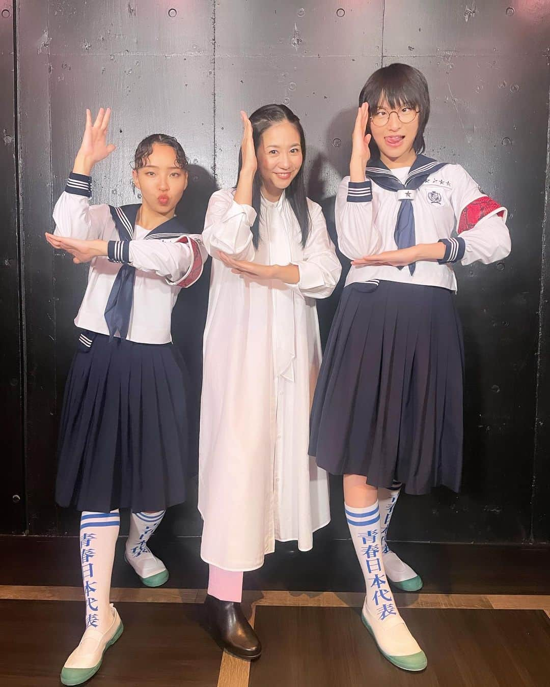 関根麻里さんのインスタグラム写真 - (関根麻里Instagram)「ゲストは「新しい学校のリーダーズ」からSUZUKAさんとRINさん！とっても楽しいトークでした！TIMMでのライブパフォーマンスはとーってもパワフルで胸が熱くなりました✨  今夜、夜9時から！📻 インターFM 89.7 で「DIG THE J-MUSIC」が放送されます。今回の特別ゲストはなんと「新しい学校のリーダーズ」！日本だけでなく世界を駆け抜ける彼女たちの楽しいトークが繰り広げられます！ お聞き逃しなく！🎶 #TIMM897 #DIGTHEJMUSIC #新しい学校のリーダーズ #interfm #関根麻里 https://www.interfm.co.jp/  Tonight at 9 PM! 📻 Tune in to "DIG THE J-MUSIC" on Interfm. Today's special guest is "ATARASHI GAKKO!"  Not only in Japan, but also in the world, they will have a fun talk about running through the world! You will surely be drawn into their fun talk!  Don't miss it! 🎶 #TIMM897 #DIGTHEJMUSIC #atarashiigakko #interfm #marisekine  @japan_leaders  @interfm897  @jmce_music」11月4日 19時49分 - marisekine