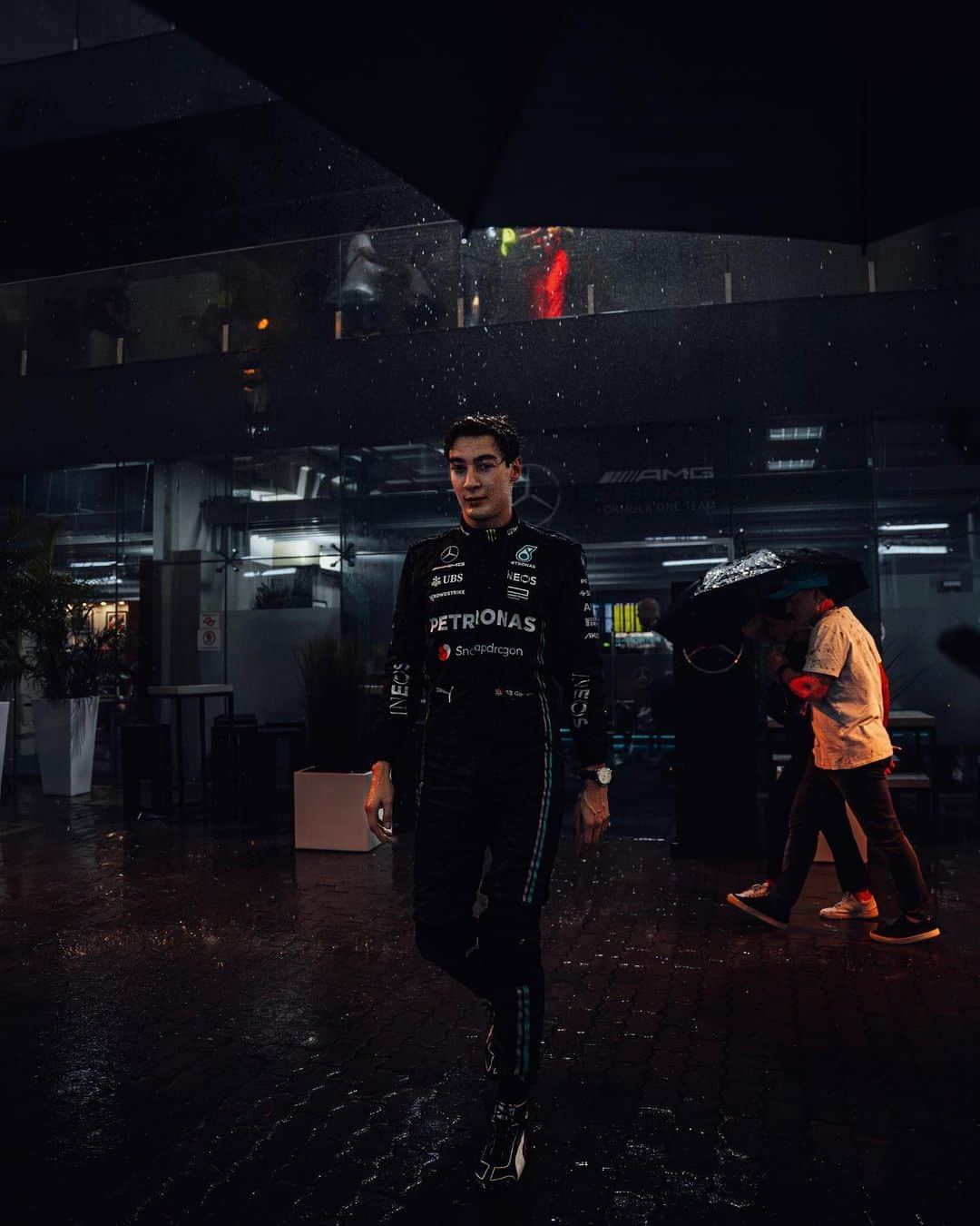 MERCEDES AMG PETRONASさんのインスタグラム写真 - (MERCEDES AMG PETRONASInstagram)「Still not over that post-Quali rain 🌧️😨」11月4日 20時09分 - mercedesamgf1