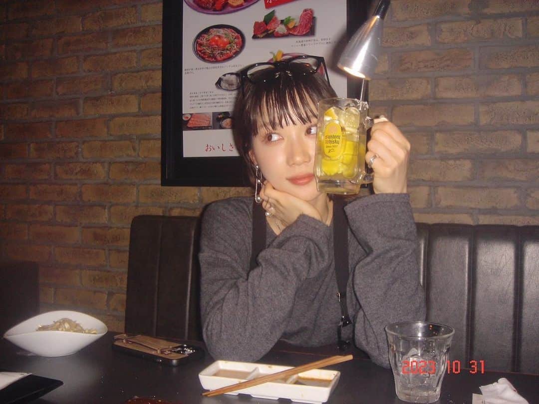 のインスタグラム：「楽しかったな♡ 大好きな方たちとお話ししながら美味しいご飯🍷  初締めパフェまで🍨🩵」
