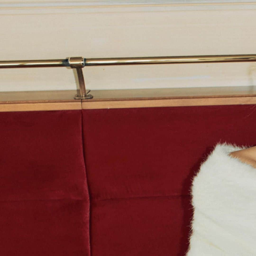 eimy istoireさんのインスタグラム写真 - (eimy istoireInstagram)「⁣ 【11/9(木) 12:00〜販売開始！】⁣ ⁣ ✔︎ フェザースヌードセットマーメイドニットワンピース⁣ ⁣ ┈┈┈┈┈┈┈┈┈┈┈┈┈┈┈┈┈┈┈┈┈┈⁣ ⁣ ONLINE STORE & 公式アプリにて⁣ 商品ページを先行公開中🤍⁣ ⁣ ONLINE STOREは @eimyistoire_official ⁣ プロフィールのTOPにあるURLよりご覧ください🛒⁣ ⁣ "WISH LIST登録"をしていただくと⁣ 販売開始後にまとめてカートに入れられるため⁣ 発売当日のお買い物がスムーズになります🕊️⁣ ⁣ ┈┈┈┈┈┈┈┈┈┈┈┈┈┈┈┈┈┈┈┈┈┈⁣ ⁣ #eimyistoire⁣ #eimy_snap⁣ #eimy_ootd ⁣ #eimy」11月4日 20時18分 - eimyistoire_official