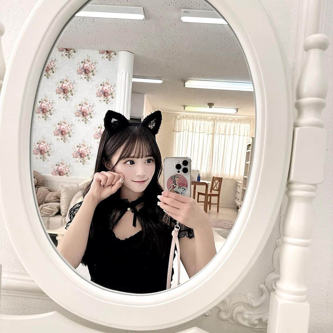 葉月沙耶さんのインスタグラム写真 - (葉月沙耶Instagram)「🐈‍⬛〰︎︎❤︎  #フレンチガーリー #猫 #コスプレ #コスプレイヤー #コスプレ女子 #コスプレ撮影 #コスプレ写真 #コスプレイヤーさんと繋がりたい #コスプレヤー #黒猫 #黒猫同盟 #黒猫感謝の日 #アイドル #アイドル衣装 #地下アイドル #アイドル前髪 #アイドルメイク #ナチュラルメイク」11月4日 20時11分 - sayapon_310