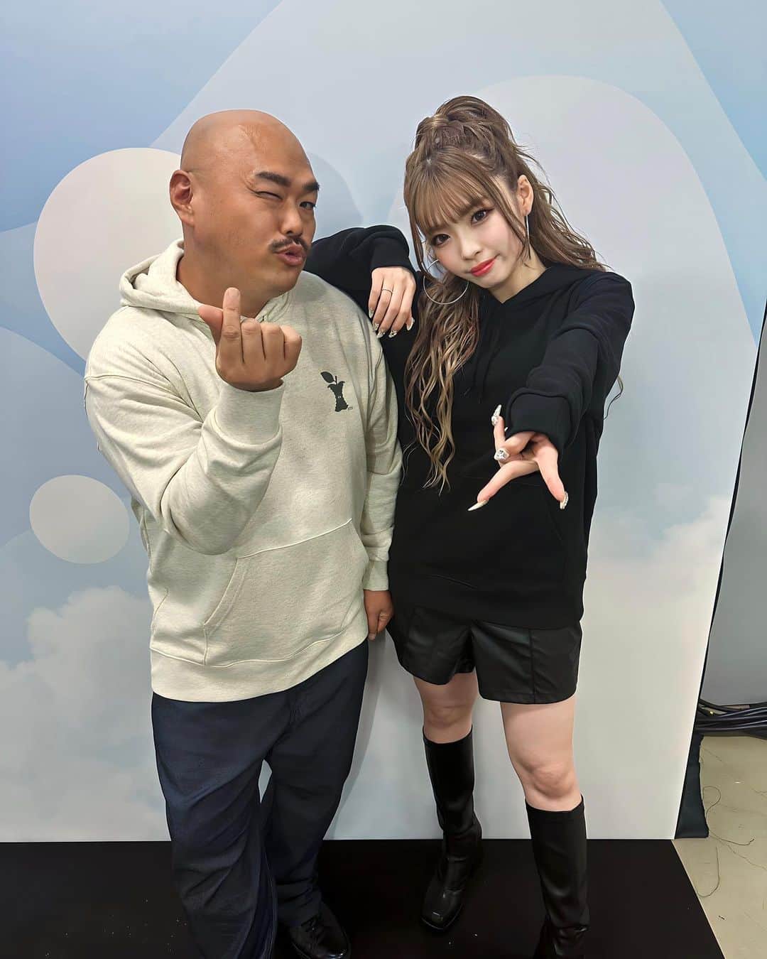 古川結菜のインスタグラム：「クロちゃんにドッキリ大成功~😊😊✌️✌️ 最高におもしろかった！ww リチちゃんにもお会い出来て最高でしたｯ🥺💗 ありがとうございました！！🥰🥰  #札幌コレクション2023 #up-t」