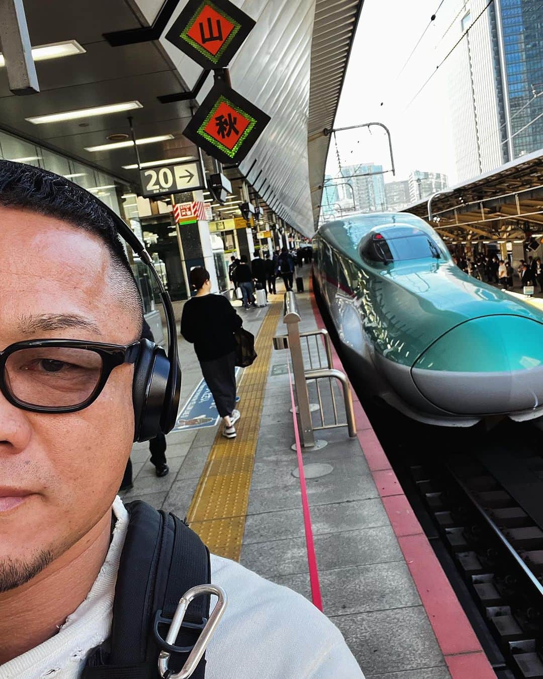 高谷裕之のインスタグラム：「親父が病気でお見舞いに北海道へ💨 飛行機じゃ味気ないから初の電車で行ってみたw 長かった🤣北海道着いてからが。。」