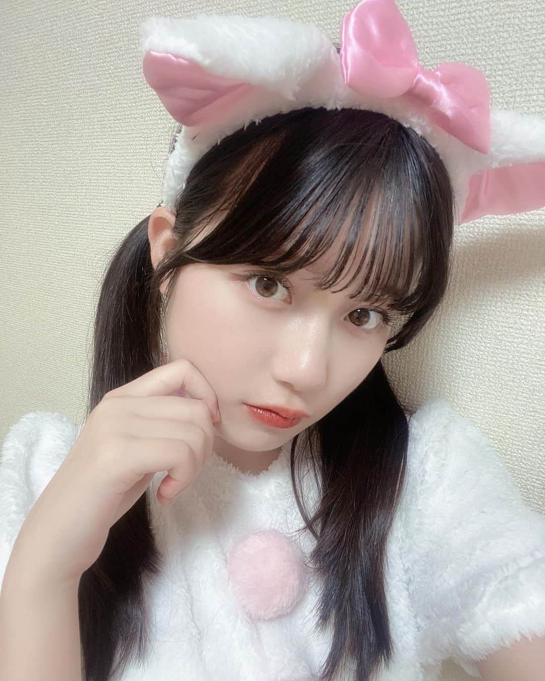 河村果歩のインスタグラム：「🌈🍒   #いい推しの日   らぶちょーだい？🥺🤍  #河村果歩 #nicola #おはスタ #おはガール #かほっち #ニコラ #ニコモ #ニコラ12月号発売中 #SUPERGIRLS #スパガ #アイドル」