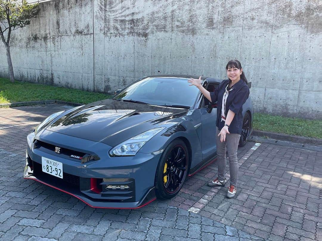 竹岡圭のインスタグラム：「圭Tube💛GT-R NISMOスペシャルエディション 2024モデルが公開されてまーす💕  果たして普段使いではどんなフィーリング⁉️  https://youtu.be/e_7iNaYkATw  #日産 #GTR #NISSAN #NISMO #ニスモ #圭Tube #圭チューブ #竹岡圭」