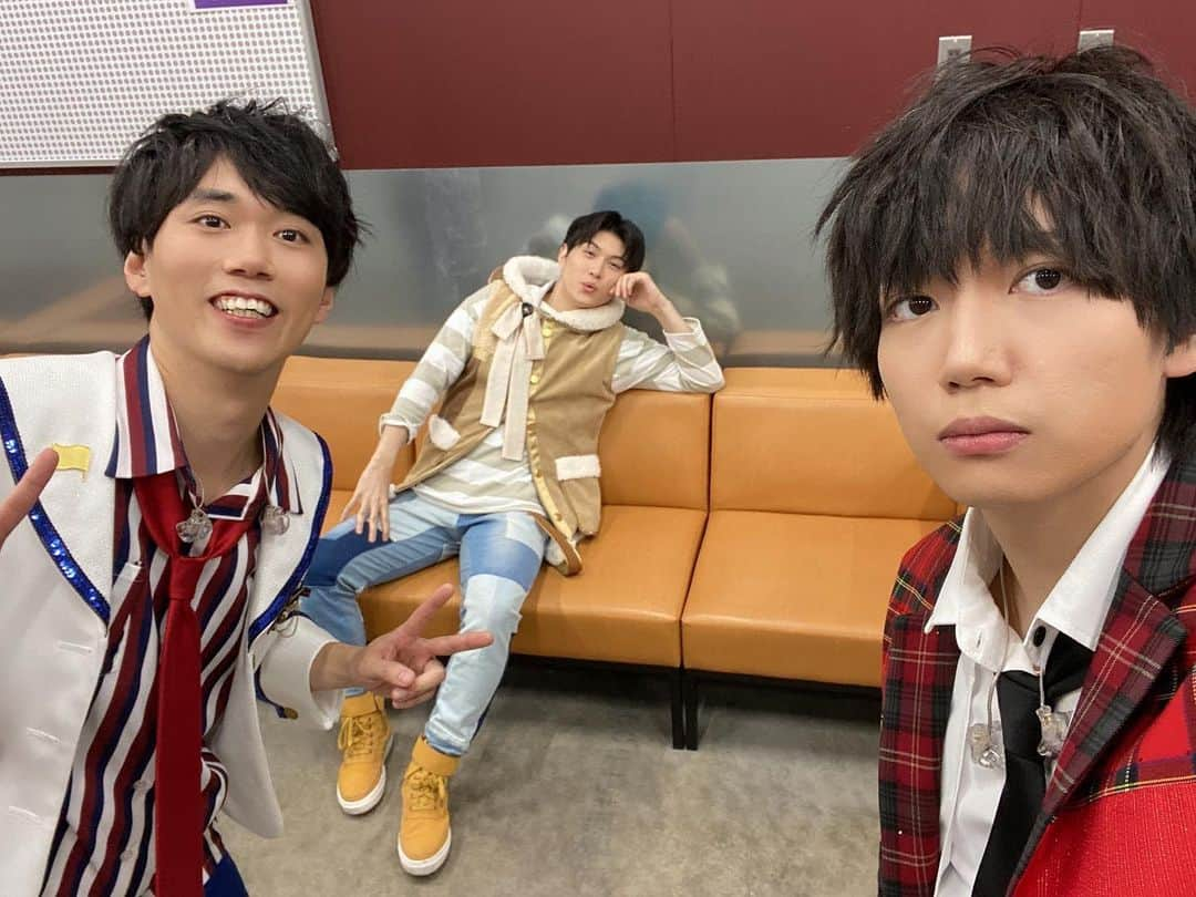 千葉翔也さんのインスタグラム写真 - (千葉翔也Instagram)「日々お世話になってる人たち  #SideM #高塚智人  #小林大紀 #深町寿成  #狩野翔  #浦尾岳大  #矢野奨吾  #事務所写真撮ってる矢野氏に突撃  #益山武明 #千葉翔也」11月4日 20時37分 - shoya_chiba_official