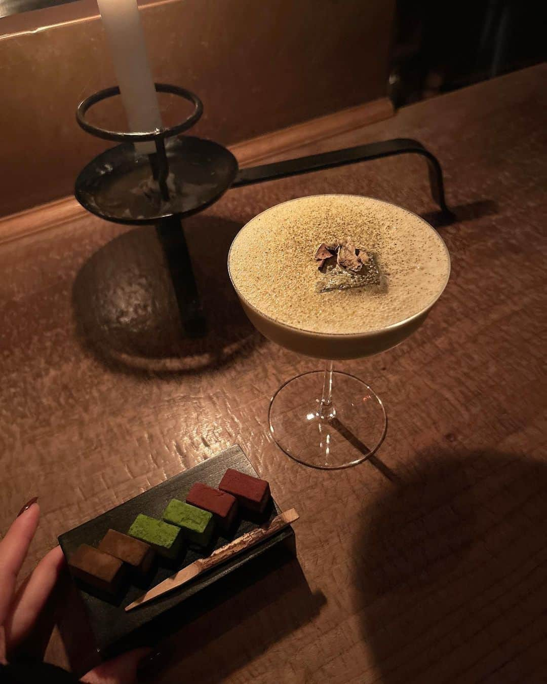 リサさんのインスタグラム写真 - (リサInstagram)「福岡で行ったお茶bar🍷  1人でも行きやすかったし、お酒も和菓子もおいしかった❤︎  #福岡バー」11月4日 20時47分 - _99risa