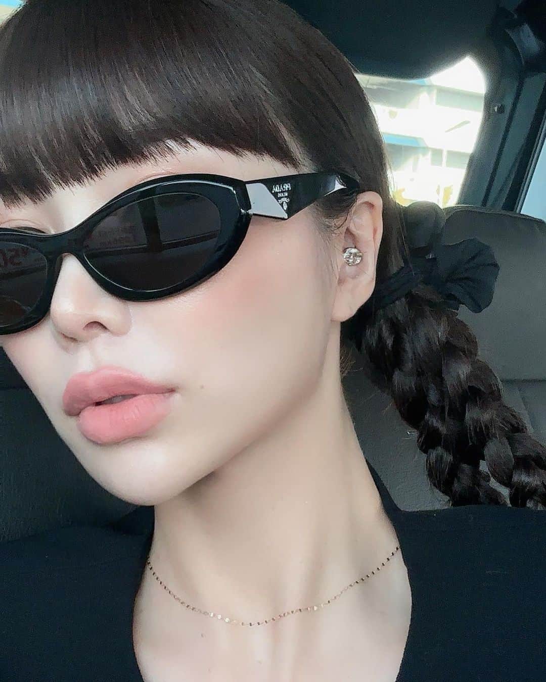 梯真奈美のインスタグラム：「👧🏻🖤」