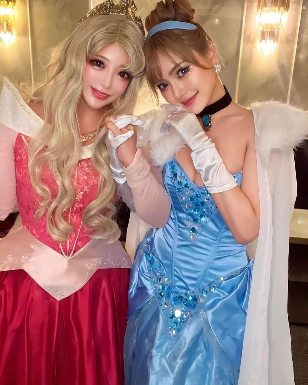 葉月芽生さんのインスタグラム写真 - (葉月芽生Instagram)「最後はみんなでコスプレ👸👠 みんなが大好きすぎるっっ🩵🩵🩵  #halloween  #princess #lastday」11月4日 20時50分 - mei_hazuki