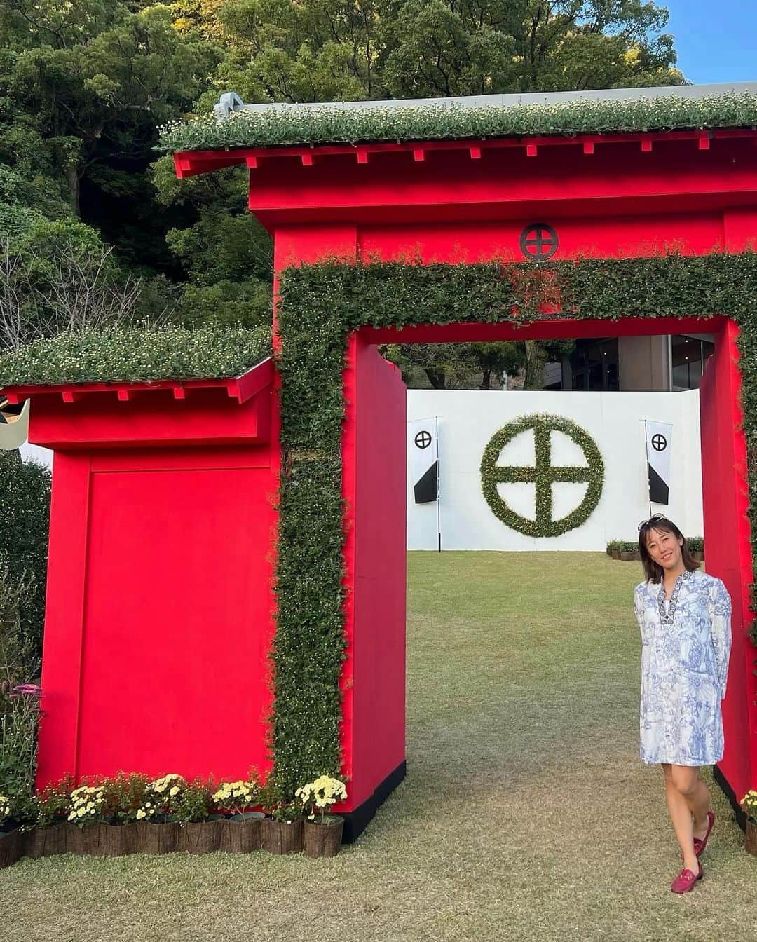 加藤未唯さんのインスタグラム写真 - (加藤未唯Instagram)「仙巌園⛩ とりあえず一旦全部違うポージングしといた🙃  お天気が良く、桜島を望む雄大な庭園は美しかったですꉂ‪🌱‬ 何度も訪れたくなるそんな島津家の別邸。 今回は御殿を見る時間がなかったので、次は絶対見たい😍 売店のおだんご美味しかった～ #仙巌園 #せごどん #桜島」11月4日 21時01分 - miyukato1121