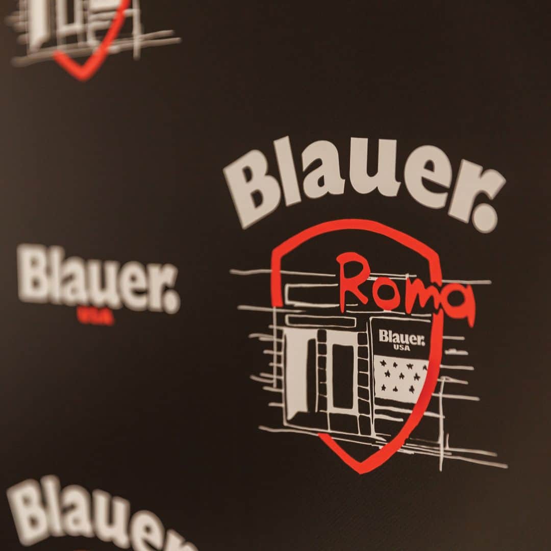 ブラウアーのインスタグラム：「New Opening Blauer Store Rome  #BlauerUsa」