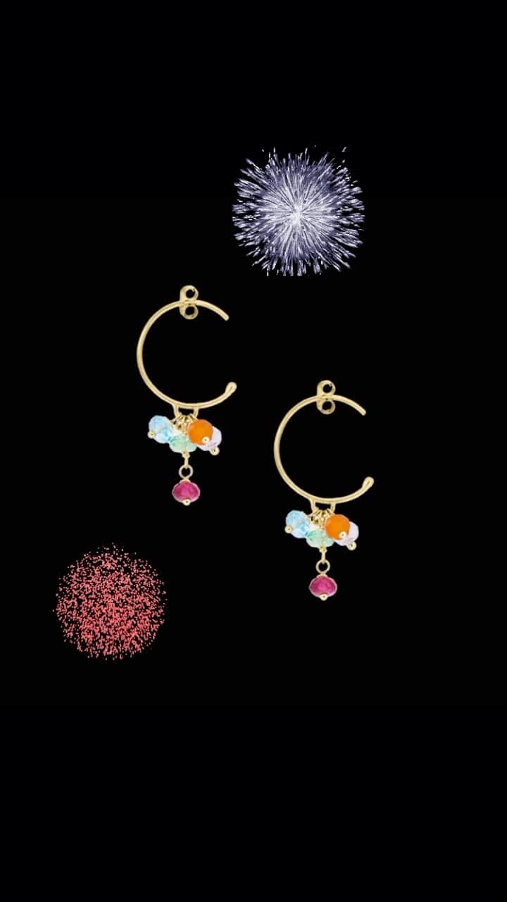 スイート ピーのインスタグラム：「The bright colours in our Love is Love baby cluster hoops reminded us of some of the colours that will be filling the skies this weekend! 🎆 . . . . . #femalejeweller #finejewellery #sweetpeajewellery #madeinlondon #recycledgold #18ctgoldjewellery #jewellerydesign #bridaljewellery #fashionjewellery #jewelleryaddict #jewelryaddict  #jewellery #handmade #instagood #instajewelry #handmadejewellery #jewelrygram #goldjewellery #goldfinejewelry #loveislove #colourfulearrings #beadedearrings #multicolouredearrings」