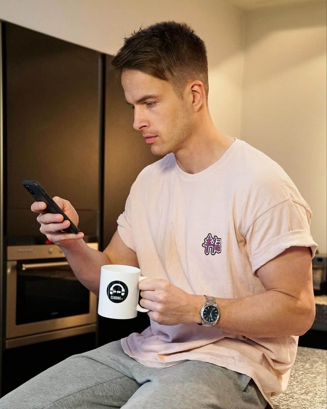 Dannicのインスタグラム：「Mom is typing… ⏰🫠」