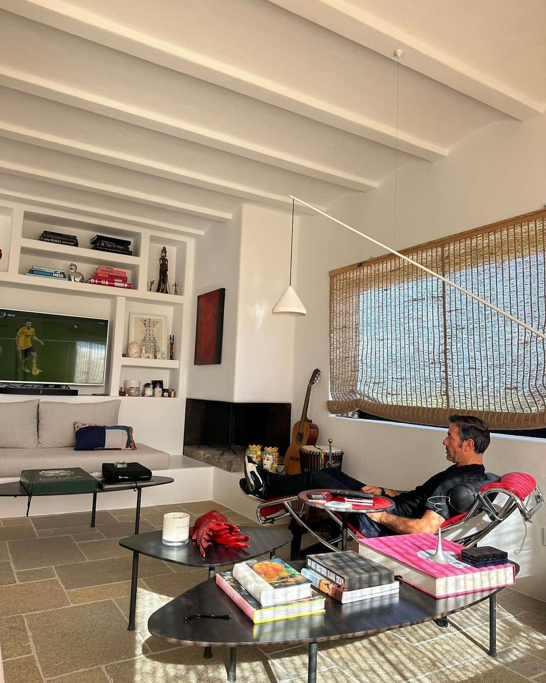 ロベール・ピレスさんのインスタグラム写真 - (ロベール・ピレスInstagram)「Ready for another weekend of football ⚽️🤩 What will you guys be watching ?!」11月4日 21時12分 - robert_pires07