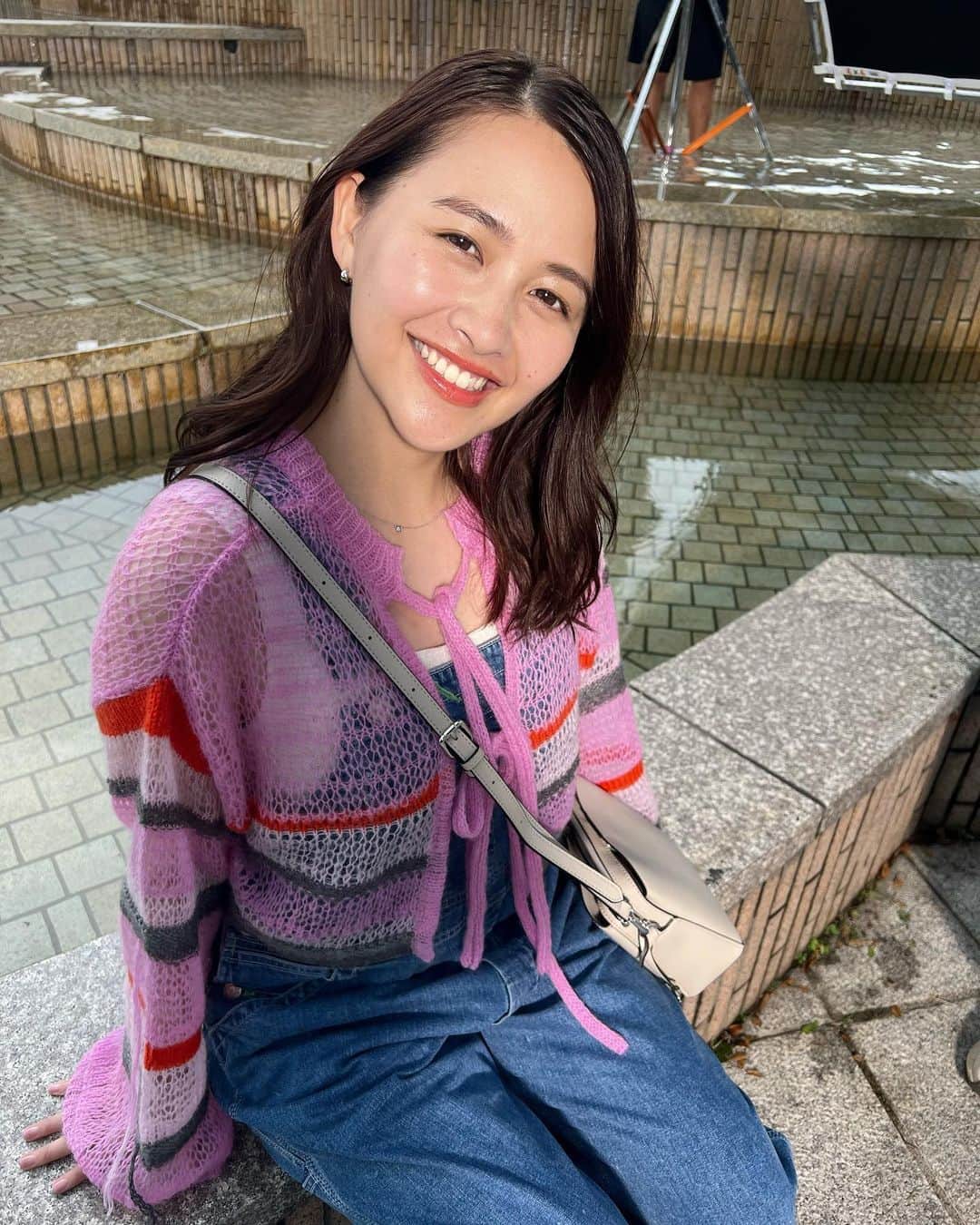 有華(ゆか) のインスタグラム：「🩷👀ロートリセ✖️#Me 思い出👀🩷 . 初めての経験だらけで緊張もちろんしてたけど 何よりたくさんの人が力を貸して下さって 終わる頃にはこんな笑ってた☺️(10枚目ね) TVで流れたよ！って報告もらう度胸がホクホク🫶 #Me のMVも一緒に楽しんでほしい💄📹 私が好きな私でいようねぇええ✌️✌️✌️」