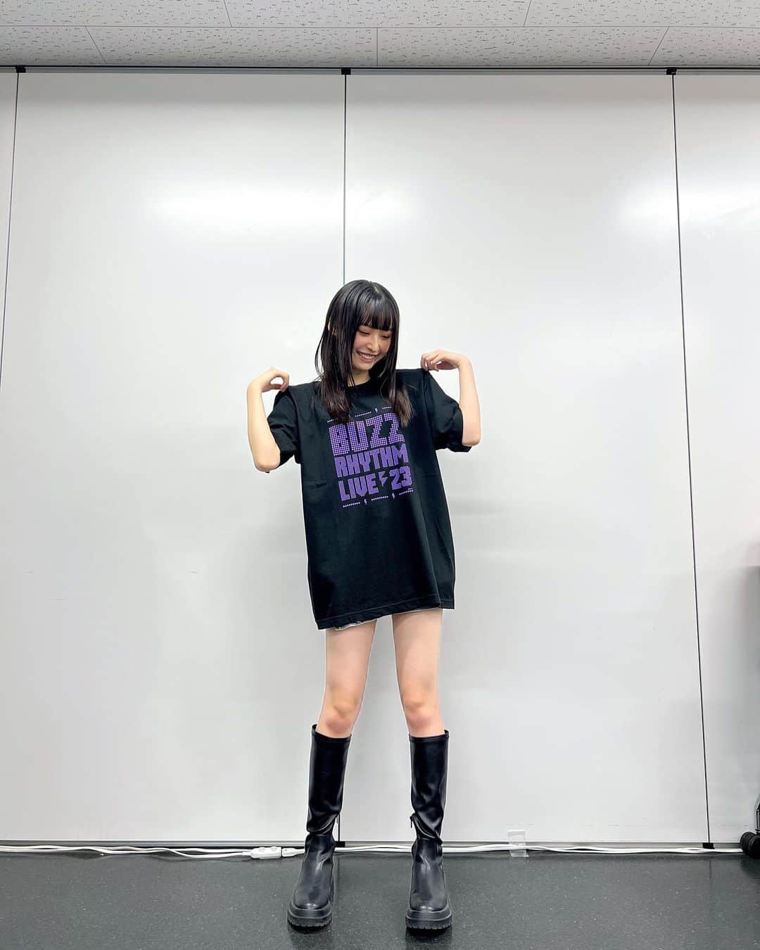 坂川陽香のインスタグラム：「#バズリズムlive2023   オープニングアクトで出演させていただいたUNLAMEのHIYUKAです！  最初から皆さんが盛り上がってくださったおかげで私達も全力で熱いパフォーマンスが出来ました！🔥 本当にありがとうございました！  今回、横浜アリーナという大きなステージに立たせていただけて、とてもいい経験になりました。  今回のステージで少しでも私たちの魅力が伝わっていたら嬉しいです！  そして今日のステージより更に成長できるようUNLAME皆で頑張っていきます！  これからも応援よろしくお願いします！(^^)  #UNLAME  #HIYUKA  #06 #ootd」