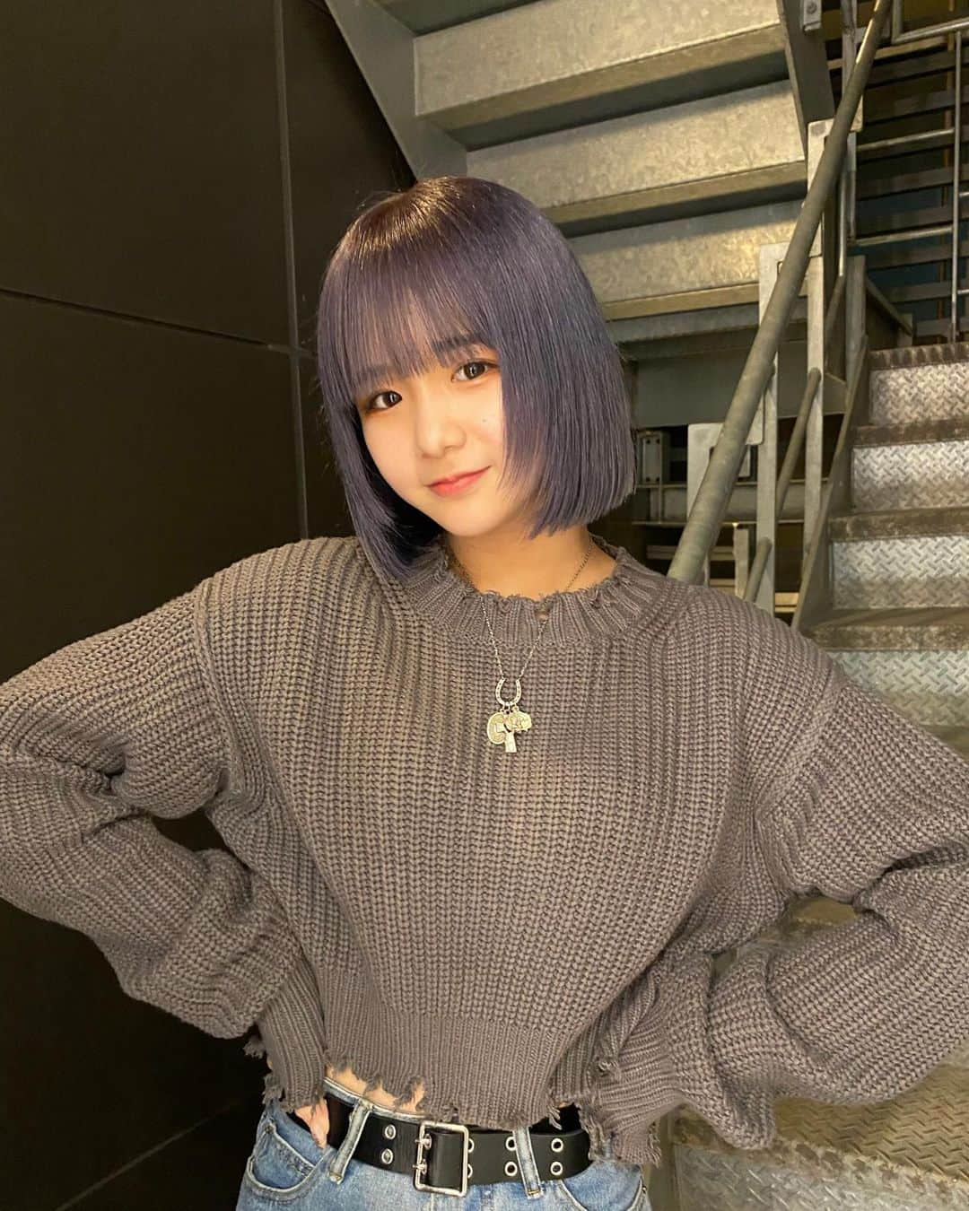 吉屋すえかさんのインスタグラム写真 - (吉屋すえかInstagram)「💇‍♀️❣️❣️ にゅーへあーどうですかね、？ ・ #ボブ #ボブカラー #パープル #ブルー」11月4日 21時23分 - sueka_ringooo