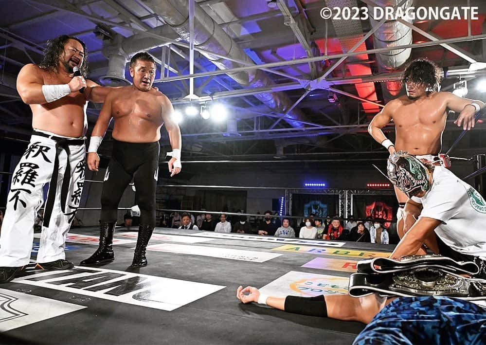 吉田隆司のインスタグラム：「今の他花師を誰が止めれる？💐釈羅不！ #dragongate #prowrestling #ドラゴンゲート #プロレス #他花師 #釈羅不」