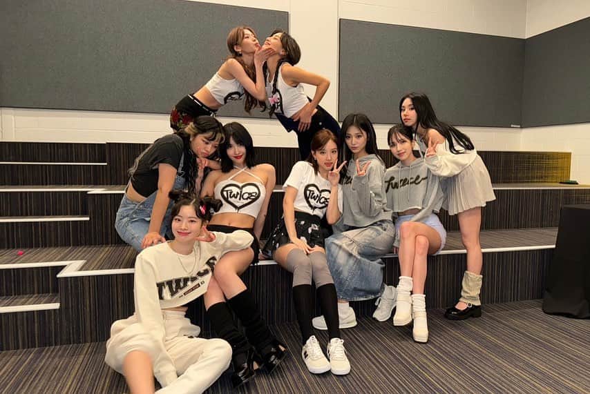 TWICEさんのインスタグラム写真 - (TWICEInstagram)「TWICE 5TH WORLD TOUR 'READY TO BE' IN #MELBOURNE   Melbourne ONCE🍭💕  It was such a dream to perform in this beautiful city again!  You guys stole our hearts with your sweetness and amazing energy.   Thank you for hyping us up with your cheers & bright Candy Bong lights!  Our Melbourne ONCE always knows what's up💯   We love you so much and miss you already🩷  #TWICE #트와이스 #READYTOBE #TWICE_5TH_WORLD_TOUR」11月4日 21時28分 - twicetagram
