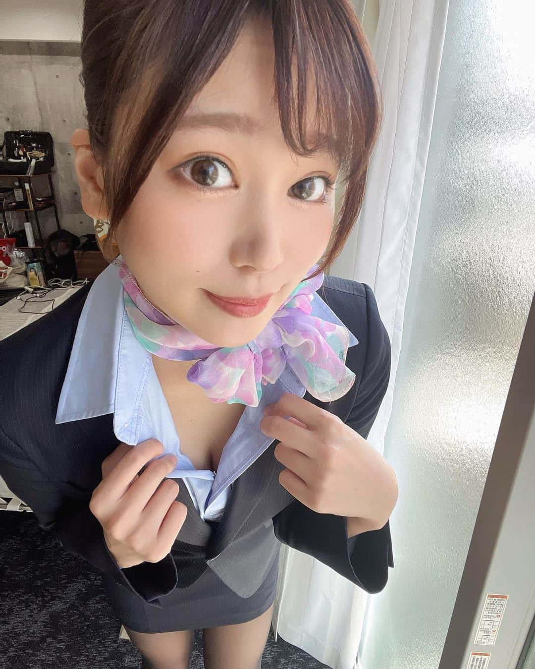 前田美波のインスタグラム：「みんなには内緒だよ？？  #前田美波 #セクシー女優 #黒ストッキング #フェチ #隠し事」