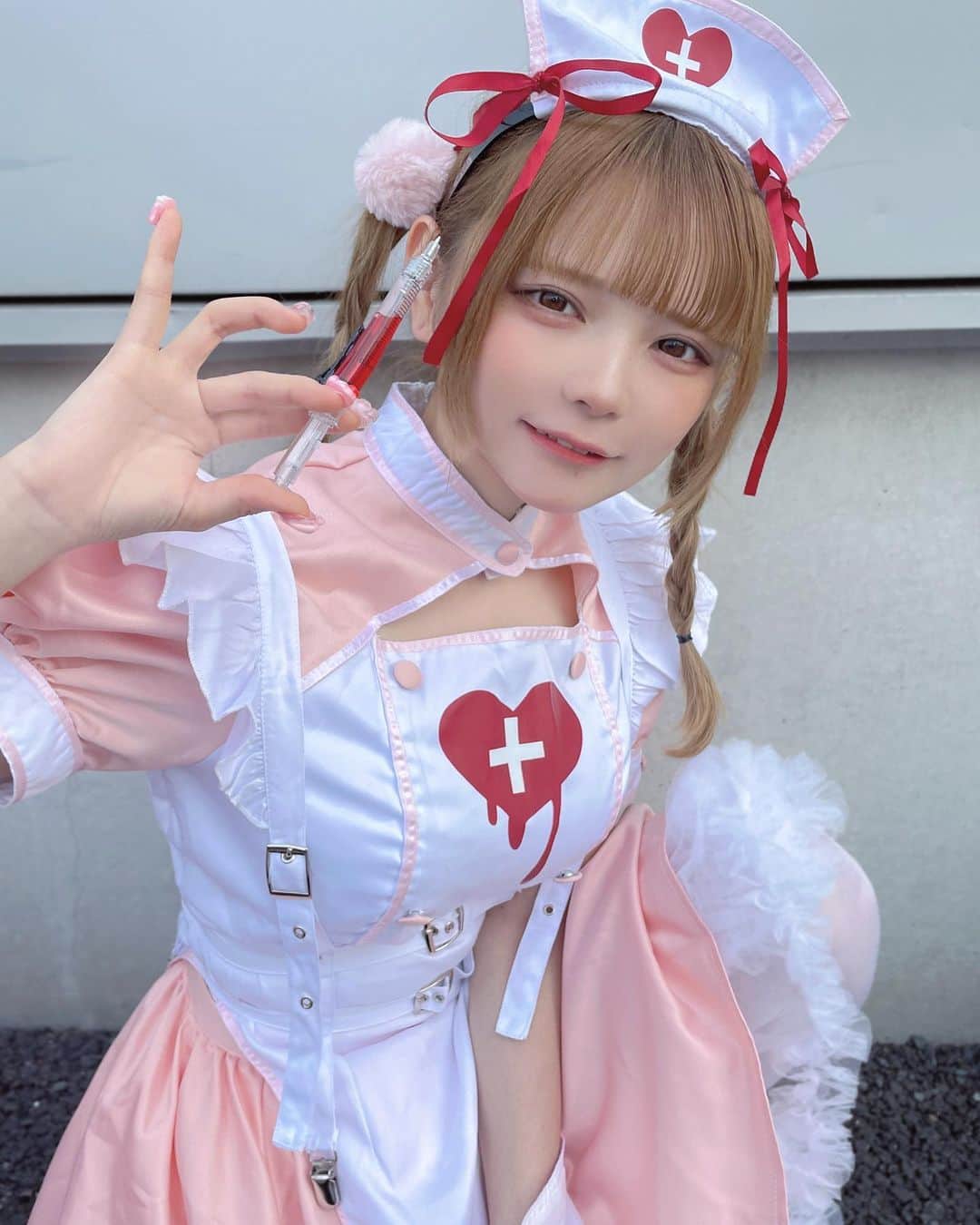 眠岸ぷりんのインスタグラム：「実は注射されるの大好きᴖᴗᴖ    #ハロウィン  #ハロウィンコスプレ  #ナース」