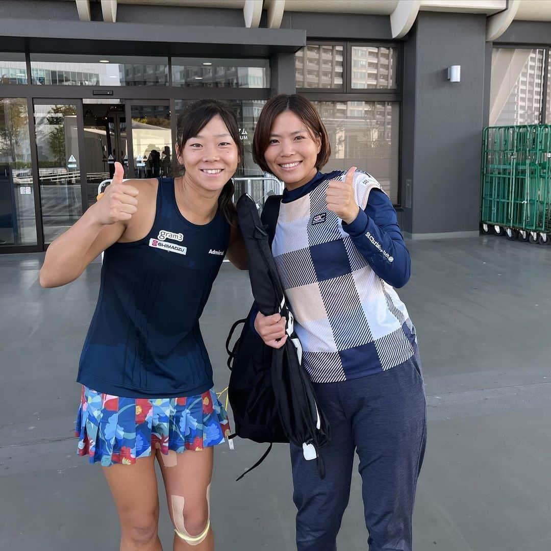 尾崎里紗のインスタグラム：「遥ちゃん全日本テニス選手権 優勝！ おめでとう✨  @kaji.haruka  ⁡」