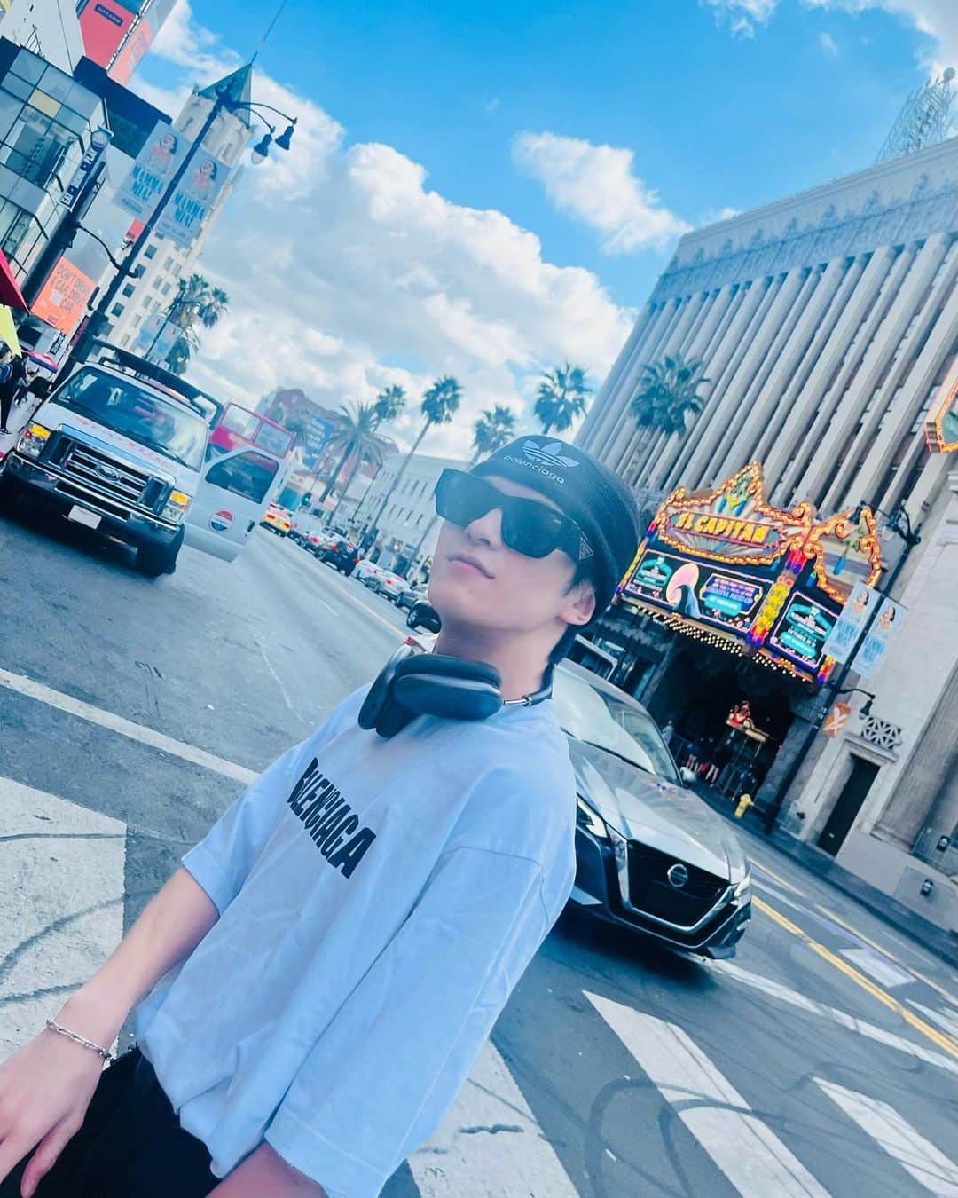 Travis Japan（トラジャ）さんのインスタグラム写真 - (Travis Japan（トラジャ）Instagram)「⁡ ⁡ 【Memories of LA🇺🇸】 ⁡ Hollywood Walk of Fame⭐️💙🧡 ⁡ #松倉海斗 #Machu #松田元太 #Genta ⁡ #TJgram #WorldwideTJ #TravisJapan」11月4日 21時45分 - travis_japan_official