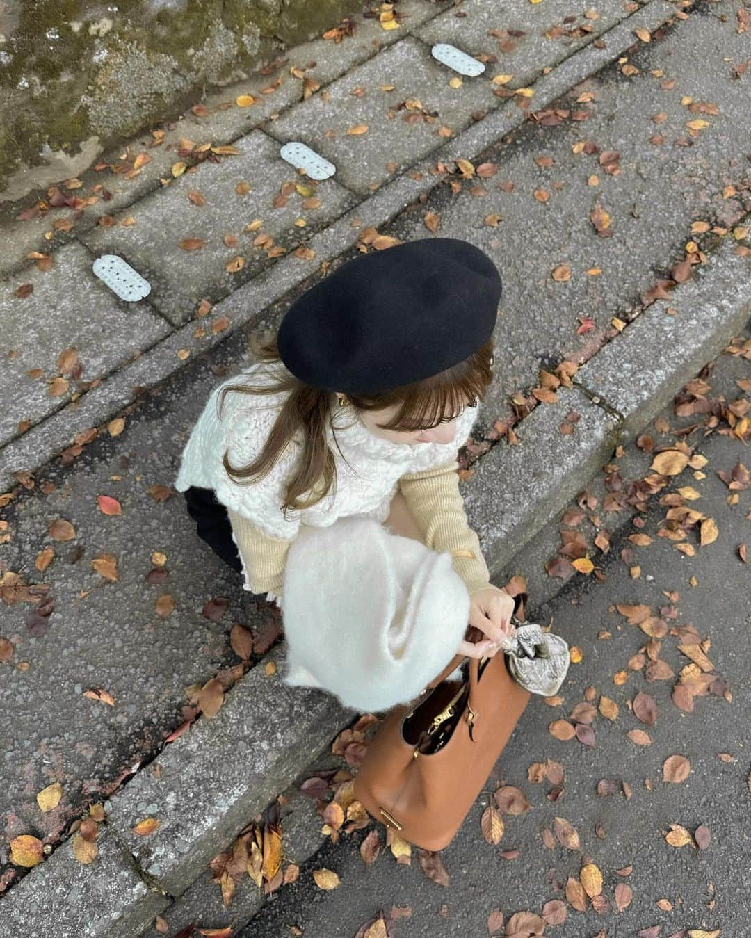 蓮音さんのインスタグラム写真 - (蓮音Instagram)「とてーも楽しかった日から もう一週間なのか🌞  コーデ載せそびれてたので 今更ですが放出させてくだされ🧶  小物はブラックで締めㅤㅤㅤㅤㅤㅤㅤㅤㅤㅤㅤㅤㅤつつ カジュアルになりすぎんように👐🏻 ㅤㅤㅤㅤㅤㅤㅤㅤㅤㅤㅤㅤㅤ #富士山リベンジ求む」11月4日 21時38分 - 09hasu