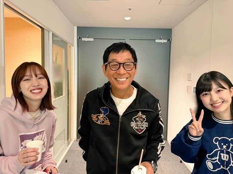 島倉りかのインスタグラム：「 ︎︎ 初ヤンタン、今夜22時〜 とても楽しかったです！ ぜひ⭐️  MBSラジオ ヤングタウン土曜日 #ヤンタン #明石家さんま さん #村上ショージ さん #飯窪春菜 さん」