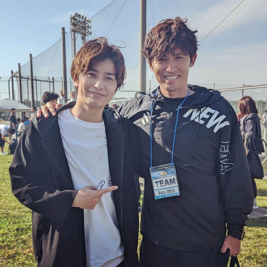 武田航平さんのインスタグラム写真 - (武田航平Instagram)「増嶋竜也監督と！ @masushima_tatsuya  @shibuyacityfc にて指揮をとる今シーズン。 関東リーグへの挑戦がかかったトーナメント初戦。 緊張感ある緊迫した試合でしたが… 1-0で勝利。 痺れました！ 明日もがんばってー！ 社会人リーグ、本当に熱いし面白い。  ぜひ、注目してください！  #shibuyacityfc #増嶋竜也 #newera」11月4日 21時53分 - kouhei_takeda.official