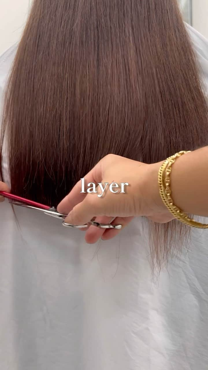 Seiichiro Kawakamiのインスタグラム：「layer🌸 . ➖➖➖➖➖➖➖➖➖➖➖➖➖➖ . 《《　ご予約　》》 【平日】10時～20時 〜【Price】〜 カット_6800円 カラー_8800円 カット＋カラー_12000円 カット＋ダブルカラー_21000円 カット＋3Dハイライト_21000円 カット＋パーマ_13000円 カット＋縮毛矯正_21000円 髪質改善トリートメント_8800円 . ➖➖➖➖➖➖➖➖➖➖➖➖➖➖ . #cut #bob #カット動画 #切 #銀座美容室」