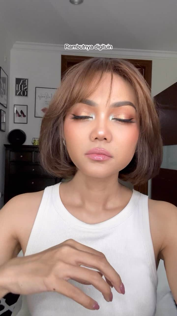 Rina Noseのインスタグラム：「Diksi apa yang paling nempel di otak untuk sound makeup kali ini?」