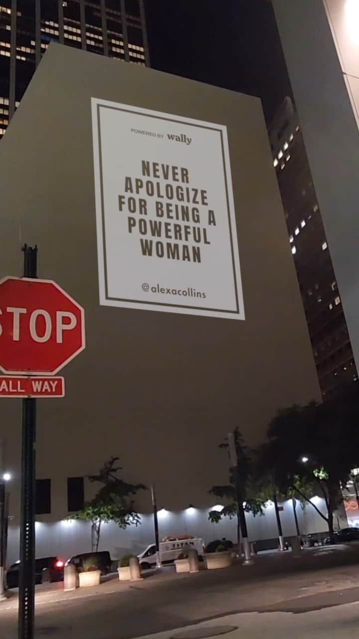 Alexa Collinsのインスタグラム：「So thrilled to announce my recent collaboration with @wally to spread this positive message in major cities worldwide! Each month, we’ll be bringing to life various walls in diverse locations with uplifting quotes. Our goal? To invigorate and elevate our communities, both in the physical and digital world. Join us as we infuse the universe with good vibes 🫶🏼🌎 #GoodVibesMovement #Wally」