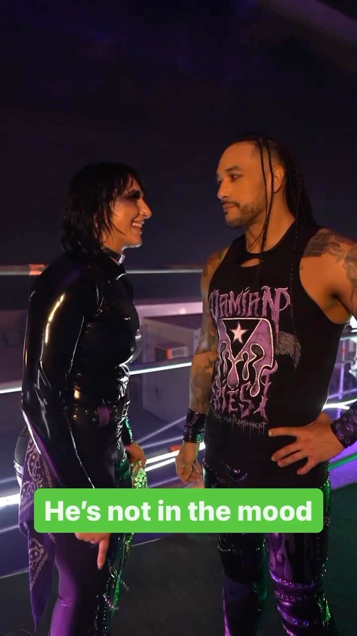 WWEのインスタグラム：「Where is @archerofinfamy’s briefcase?? 😤💼#WWECrownJewel」