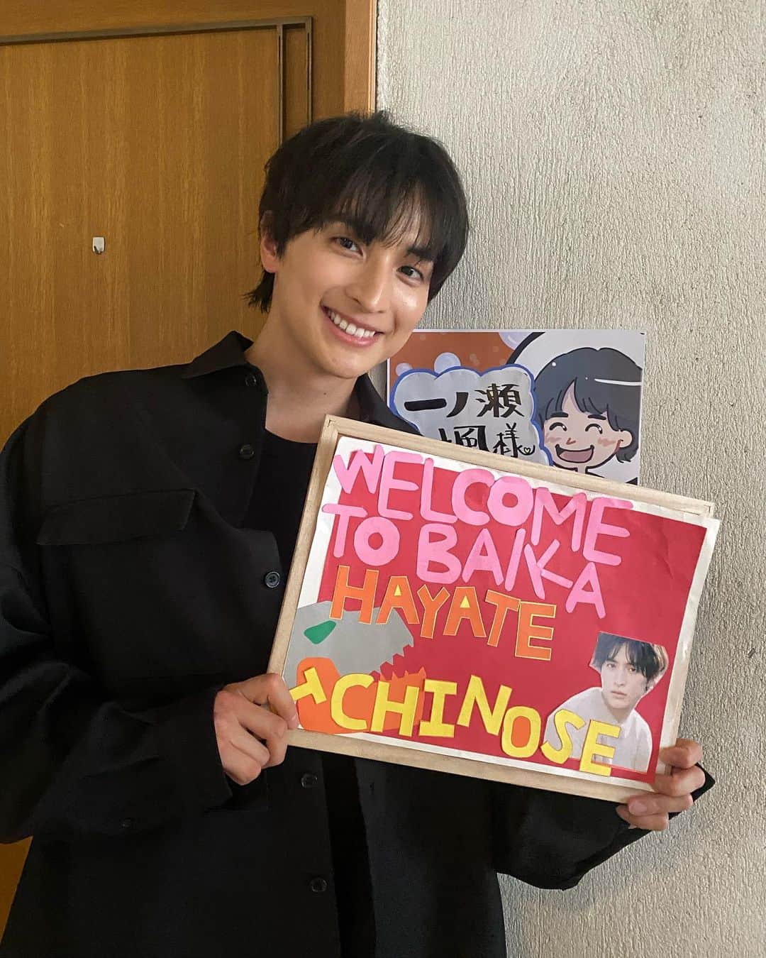 一ノ瀬颯さんのインスタグラム写真 - (一ノ瀬颯Instagram)「. . 【梅花女子大学 小梅祭】 . 本日、梅花女子大学 小梅祭にて トークショーをさせていただきました🎤 . とても素敵な校風で、チャレンジ＆エレガンスという理念にぴったりの素敵な学校でした💐✨ . そして、実行委員の方々、いつも来て下さる方々、初めて会いに来てくださった方々、みんなエレガントでした。僕の自慢です👏🏻 ̖́- . ちなみに、全員に初めましてみたいな顔して接してましたが、質問に当たった方はもちろん、いつもの顔ぶれは一人一人確認してましたよ🙆🏻 わざわざ来てくれてありがとうね！ . 今年はスケジュール的に学祭は梅花女子大学さんのみとなりますが、みなさんに会えて本当に最高の時間が過ごせました☺︎ . とても楽しい時間をありがとうございました！ そして、梅花女子大学のみなさん、このような機会を設けてくださって、本当にありがとうございました☺️ . . . #梅花女子大学 #小梅祭 #一ノ瀬颯」11月4日 22時10分 - hayate_ichinose_official