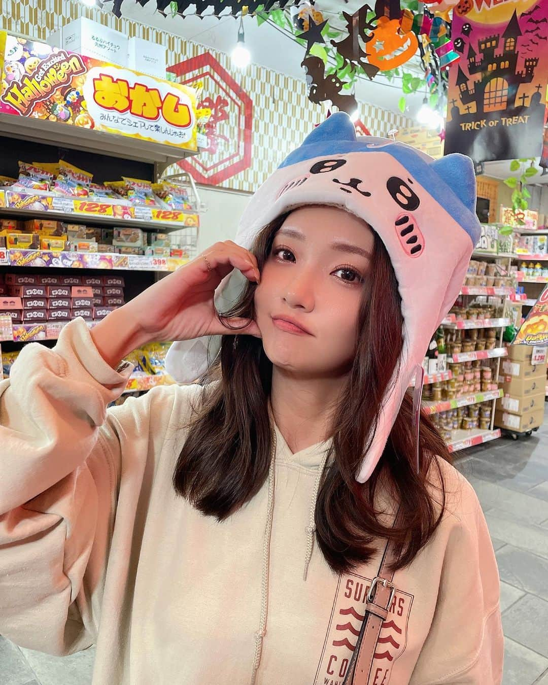 いっちゃん/嶋津 いつみさんのインスタグラム写真 - (いっちゃん/嶋津 いつみInstagram)「ご飯食べに道頓堀出たら 盛り上がりすんごかった🫨💫ww  パーカーは沖縄でGETしてきた @oluolu_umikajiterrace  の☝🏻💕  #いっちゃん #関西 #関西モデル  #関西フリーモデル #フリーモデル　 #ブライダルモデル #ウェディングモデル #着物モデル #フリーランスモデル #看護師 #ナース #nurse」11月4日 22時11分 - istumiiiru