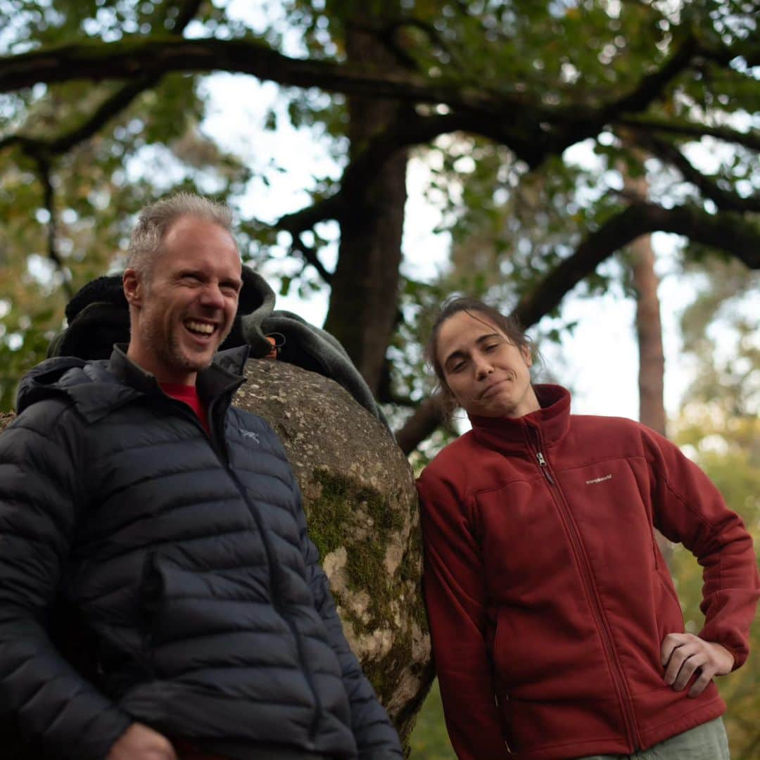 スターシャ・ゲージョさんのインスタグラム写真 - (スターシャ・ゲージョInstagram)「Ah Fontainebleau. Not the best weather this trip, only two proper climbing days, where I lost all my skin and power. I sent nothing proper, only Crème Brulé 7C 2nd try. Furthermore, I still haven't recovered from the European Qualifiers in Laval, taking both a physical and mental toll. Recovery takes time and one needs to be forgiving and kind to self. Which is not easy, when one is driven to achieve more and more.   It was still a great time with my friends, some climbing, cooking, getting free German language tutors, having silly conversations, messing around and throwing very bad jokes at each other. Photos by @flixen_bal. Thanks, crew ❤️」11月4日 22時06分 - gejostasa