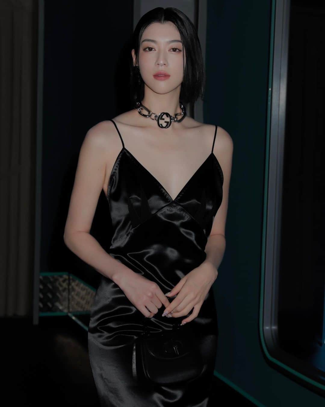 三吉彩花のインスタグラム：「-GUCCI-  グッチのクリエイティビティと クラフツマンシップを探求する イマーシブなエキシビションが グッチ銀座 ギャラリーに登場。  グッチ銀座 ギャラリー 2023年10月19日(木) - 2024年 春 11:00 ‐ 20:00　※グッチ銀座に準ずる  @gucci  #GucciVisions  #GucciGinzaGallery #GucciHorsebit1953 #PR」