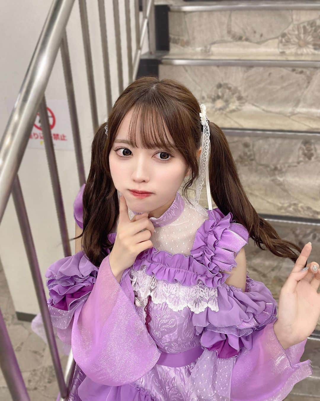 のインスタグラム：「#いい推しの日 なのでたまには衣装の投稿🪻♡  アイドルなつめ推しにして〜〜(ˆ꜆ . ̫ . ).ᐟ.ᐟ💞」