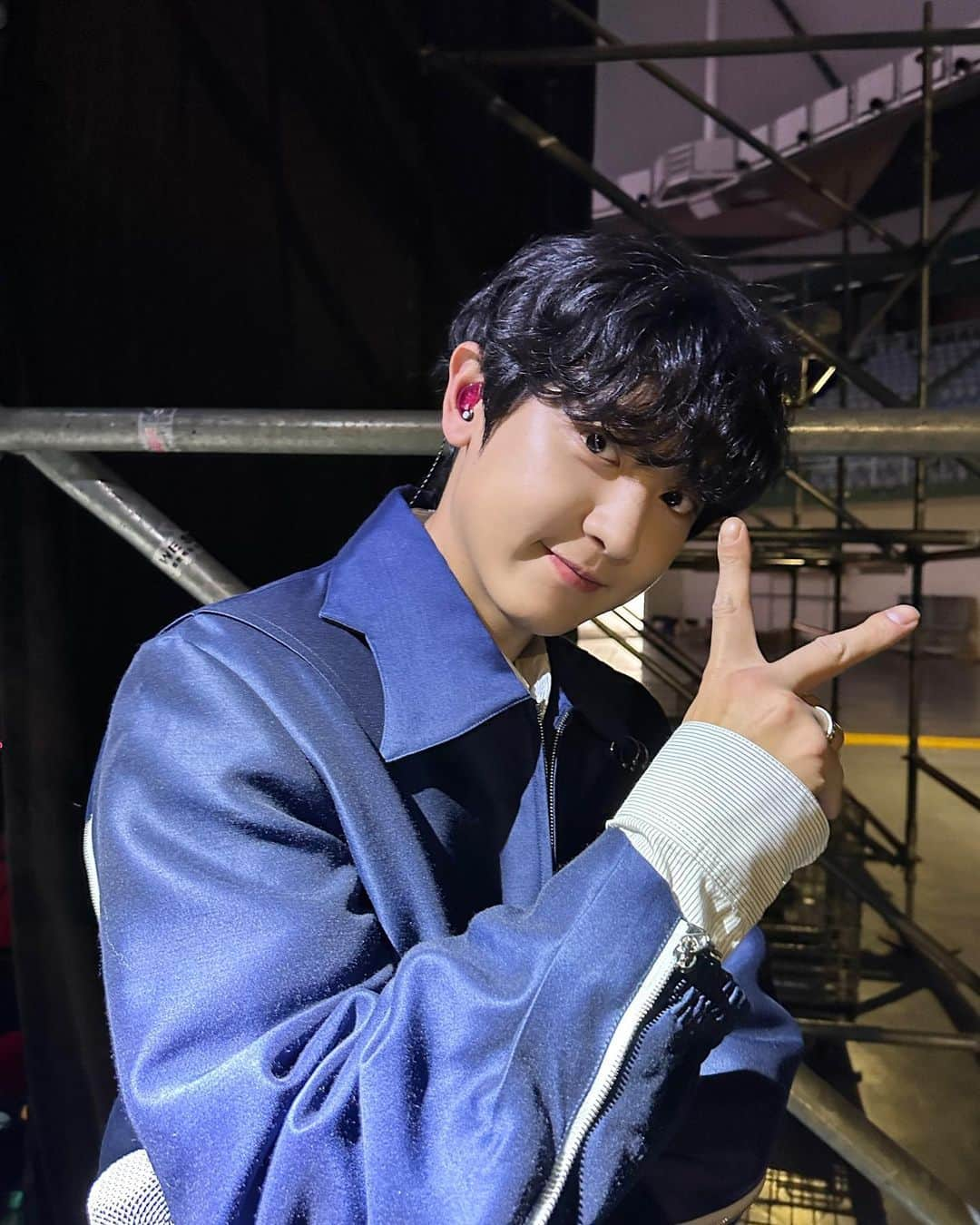 EXOのインスタグラム：「✨✌🏻💙✨  #CHANYEOL #찬열 @real__pcy  #EXO #엑소 #weareoneEXO #CHANYEOL_FANCON_TOUR #THE_ETERNITY #Taipei」