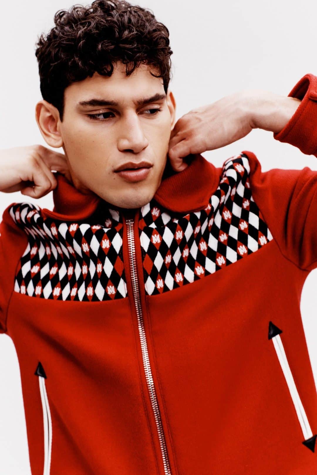 barneysnyofficialのインスタグラム：「Zip Up This Fall @amiri #BarneysAtSaks @saks」