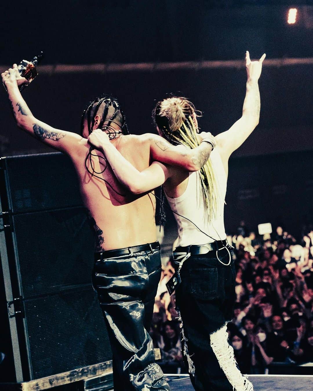 Tatsuya Amanoさんのインスタグラム写真 - (Tatsuya AmanoInstagram)「NEX FEST_EXTRA🇯🇵🔥 ⁡ Big thanks to @bringmethehorizon it was another sick night🤘 幕張で大暴れ、めっちゃ気持ちよかったぜー！😈 ⁡ photo @shot.row  ⁡ #BringMeTheHorizon #BABYMETAL #HYDE #Crossfaith #coldrain #NEXFEST」11月4日 22時30分 - tatsucrossfaith