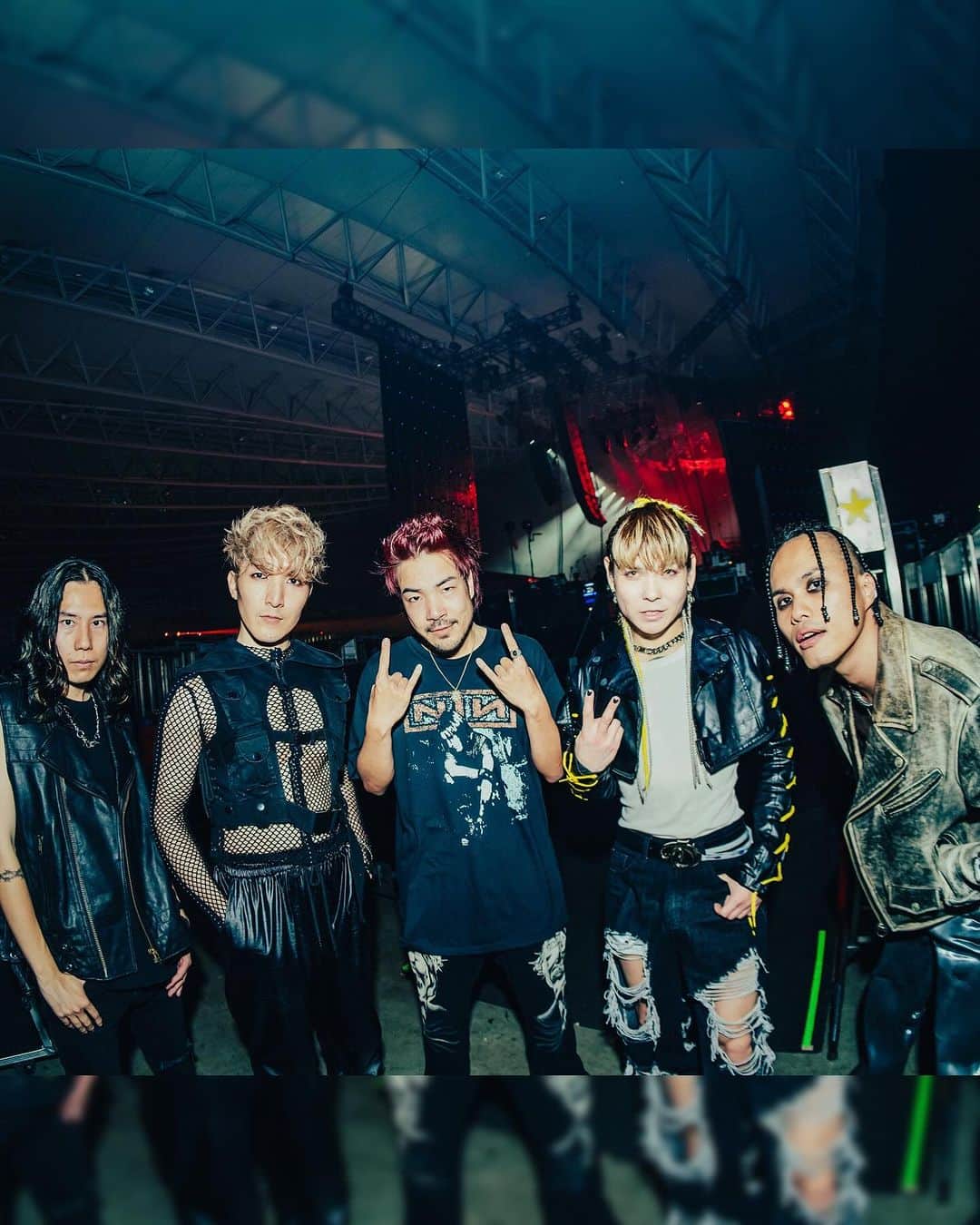 Tatsuya Amanoさんのインスタグラム写真 - (Tatsuya AmanoInstagram)「NEX FEST_EXTRA🇯🇵🔥 ⁡ Big thanks to @bringmethehorizon it was another sick night🤘 幕張で大暴れ、めっちゃ気持ちよかったぜー！😈 ⁡ photo @shot.row  ⁡ #BringMeTheHorizon #BABYMETAL #HYDE #Crossfaith #coldrain #NEXFEST」11月4日 22時30分 - tatsucrossfaith