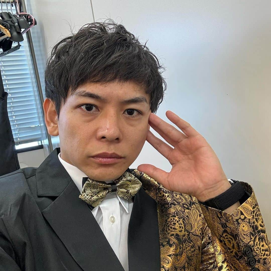 石井誠一さんのインスタグラム写真 - (石井誠一Instagram)「#さや香の違和感ヤバない？ #テレビ大阪 #深夜25時25分スタート #YouTubeもあります #TVerもあるよ #衣装龍が如くの序盤のザコ #衣装とりあえず個性出していこうとする新人演歌歌手」11月4日 22時33分 - sayakaseiichi