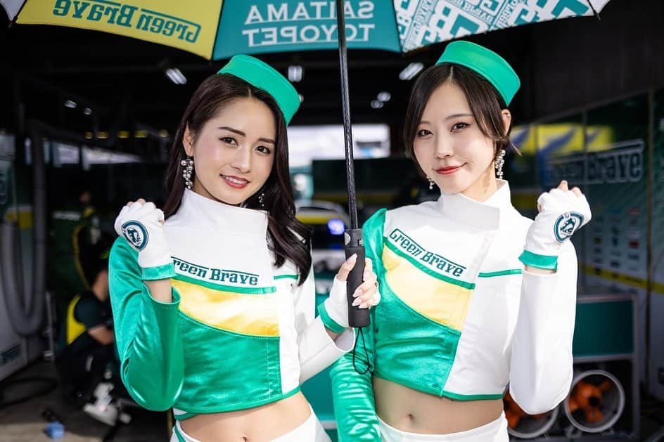 有栖未桜さんのインスタグラム写真 - (有栖未桜Instagram)「SUPERGT Rd.8 もてぎ 予選日🏎🏁 ⁡ 予選日たくさんの応援 ありがとうございました！🫶💚 予選でのシリーズチャンピオン決定はなりませんでしたが 楽しみは後にとっておく…！ てことで明日の決勝がより楽しみですね！！！！✨✨✨ ⁡ 明日52号車は7番手からのスタートとなります！ 今シーズン最後のレース 52号車の力強い走りに期待して そしてシリーズチャンピオン獲得を目指して 今年1番の熱い応援を よろしくお願いいたします🥹❤️‍🔥❤️‍🔥❤️‍🔥 ⁡ 明日のスタート進行は みさがグリッド担当 みおちがフラッグ担当となります\(˙꒳˙ )/ なかなかフラッグを持てる機会なんてないので この嬉しさを噛み締めながらしっかり歩いてきます☺️ ⁡ ⁡ #supergt #埼玉トヨペットgreenbrave #greenbrave #埼玉トヨペットサポーターズ2023  #レースクイーン #rq #コスプレイヤー #ショートカッ党 #ポートレートモデル #有栖未桜 #みおるー沼 #followme」11月4日 22時41分 - miiion_official