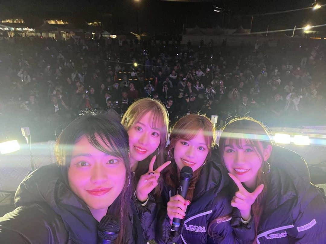 浜嶋りなさんのインスタグラム写真 - (浜嶋りなInstagram)「SQUARE STAGE🎤 最高の景色でした💓  #LEONRACING #モビリティリゾートもてぎ #もてぎ#茂木#サーキット #K2RDLEONRACING #LEONRACINGLADY #LEONPYRAMIDAMG #65 #SUPERGT #レースクイーン #race #racequeen」11月4日 22時43分 - hamariiina