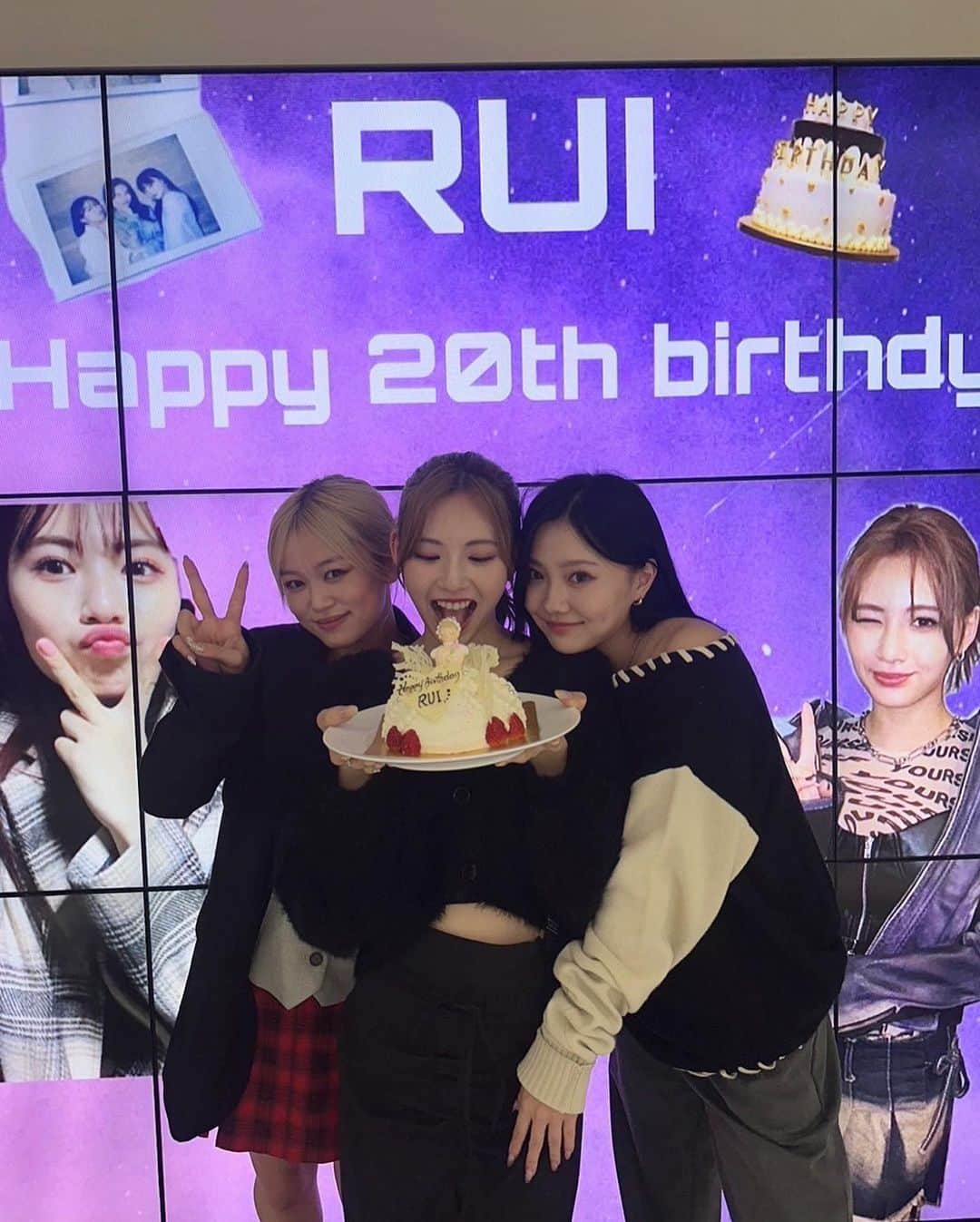 iScreamさんのインスタグラム写真 - (iScreamInstagram)「\ Happy Birthday #RUI /💜  20歳になりました☺️ お祝いしてくださった皆さま 本当にありがとうございます😭 ケーキも動画もメッセージもお手紙も。 皆さんからの愛でいっぱいです😭 幸せです！！！  20歳、20代は 夢を必ず叶える年にします！！！  20代にはなりますが、 RUIは変わらずこれからもRUIなので 今後ともよろしくお願いします🖤  皆さんだいすきです！  そして、ユナヒナ、マネさん ありがとうございます🎂  p.s. これを機にマークを🌹から🦈に したくなってます。 でもまだ決心がついてないので 一晩考えてブログでまたお知らせします☺️笑  #iScream #アイサケ #RUI #YUNA #HINATA #Level20 #HBD」11月4日 23時03分 - iscream__official