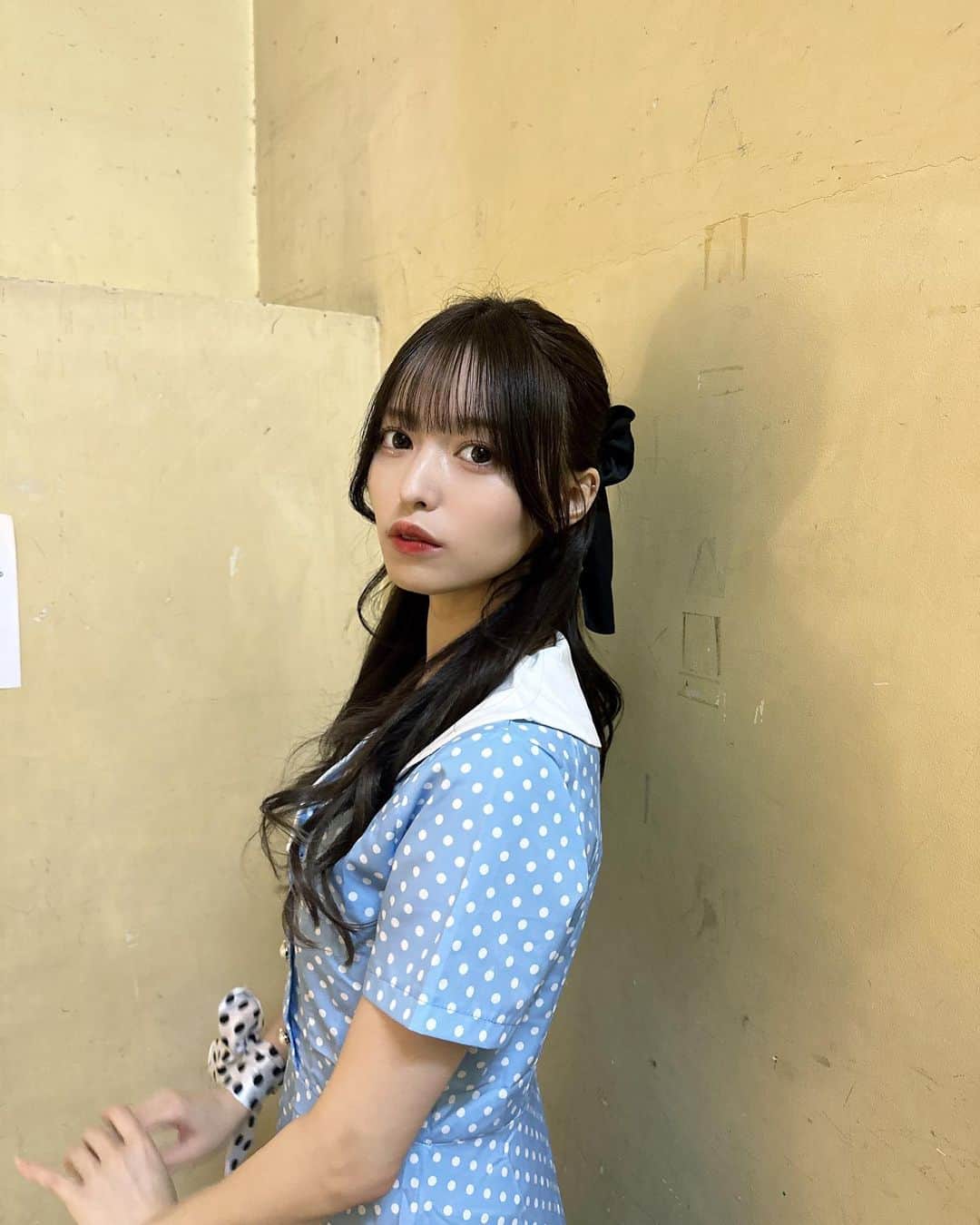 新井椎夏のインスタグラム：「たまにはこんなわたしもどうですか？🩵」