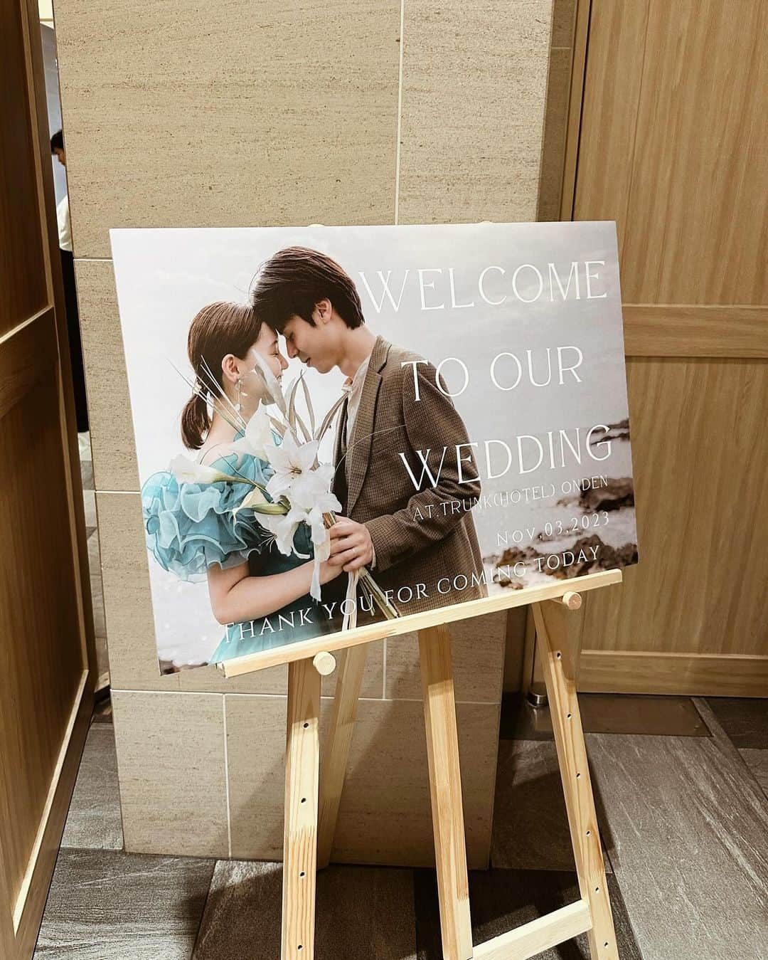 NittaSachikaさんのインスタグラム写真 - (NittaSachikaInstagram)「まなみん、けいちゃん、改めまして、ご結婚誠におめでとうございます🤍  友人の結婚式は初めてでした。 そんな2人の出会いの場、聖なる瞬間に居合わせとったことが沁みる…。  こんなに幸せな気持ちにさせてくれてありがとう🥰 愛に溢れたご家族みなさまに、メンバー皆終始うるうるでした。  これからの2人、次は新婚旅行のお土産話かなぁ、が今からとっても楽しみ🐩🐩」11月4日 23時20分 - chacch1