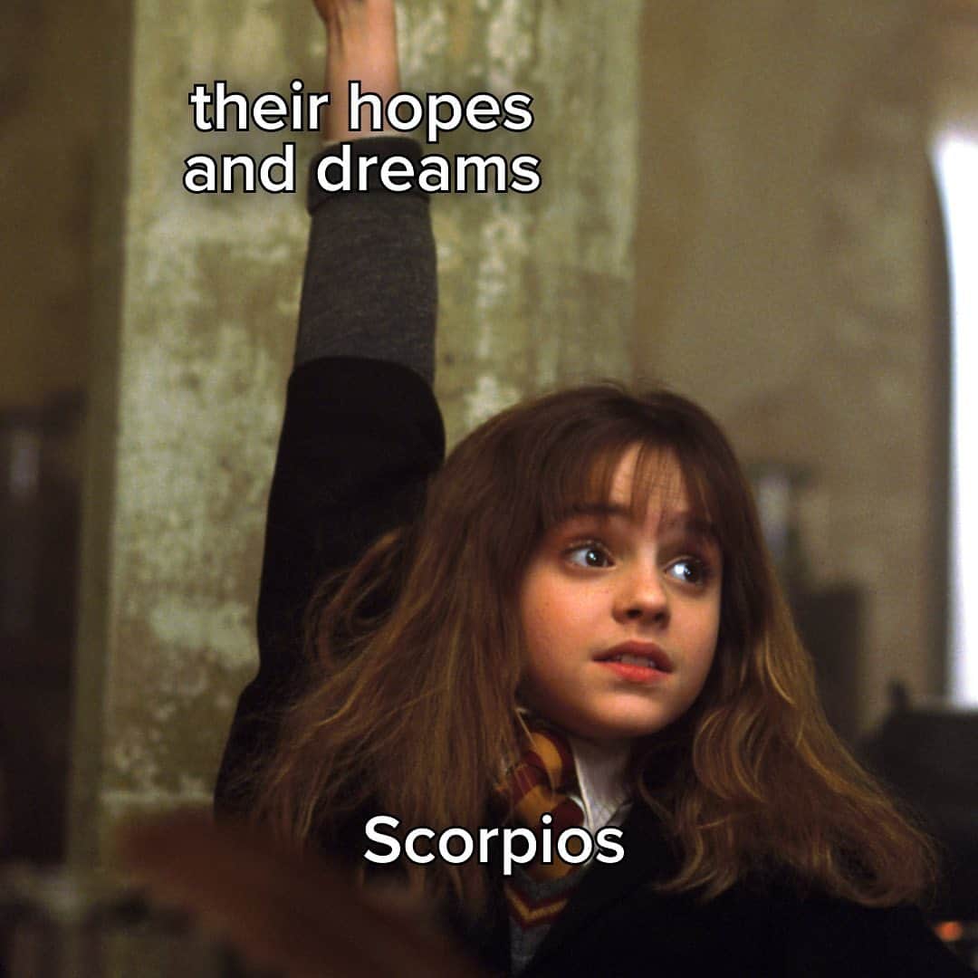 ハリー・ポッターのインスタグラム：「scorpio season has us heading straight to the horoscope section of the daily prophet like 👀」